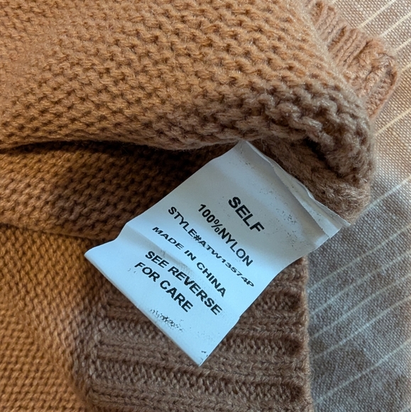 And the why pink bubble sleeve sweater - Picture 7 of 11